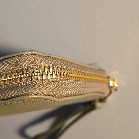 Steve Madden NWOT Green Wristlet - Picture 8 of 9